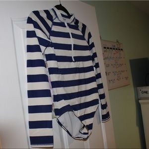 🐠 Land’s End Girls Long Sleeve Bathing Suit ✨